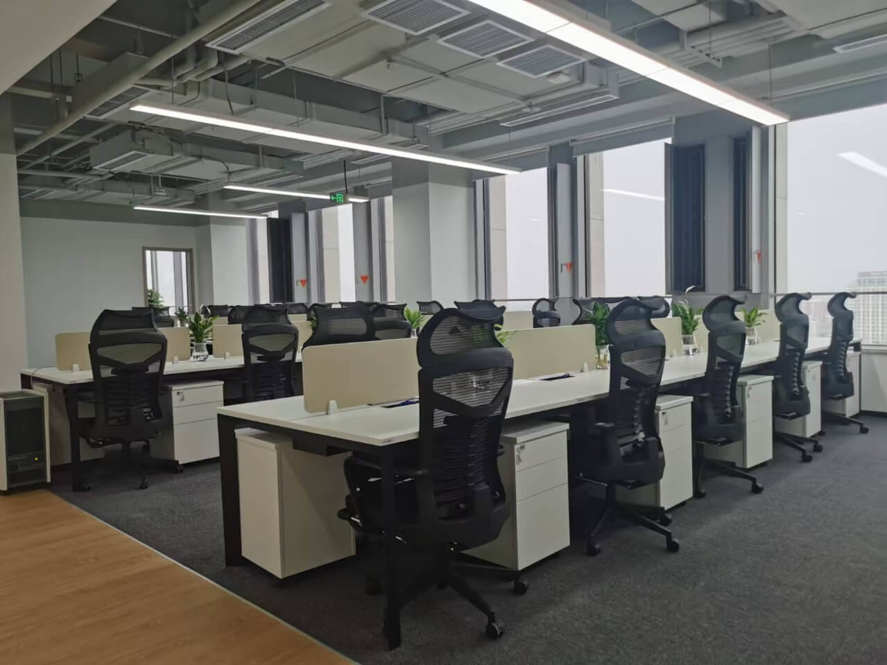 鹏润大厦    550平米办公室