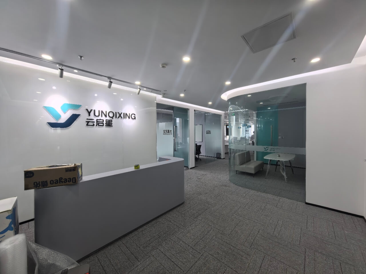 鹏润大厦      1088平米办公室 