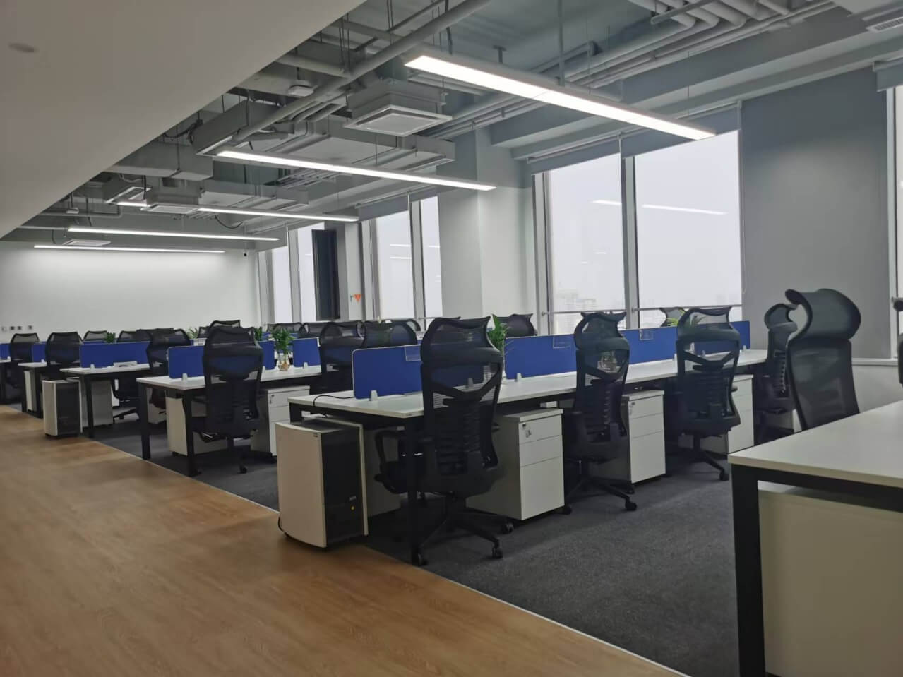 鹏润大厦     276平米办公室   